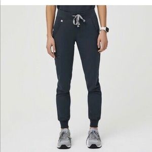 NWT Figs Zamora Jogger Scrubs in Dark Harbor (S)